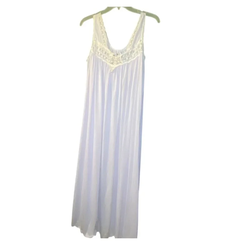 Vintage Lavender Sleeveless Nightgown Lace Accent Floral‎ Detail Coquette Fairy